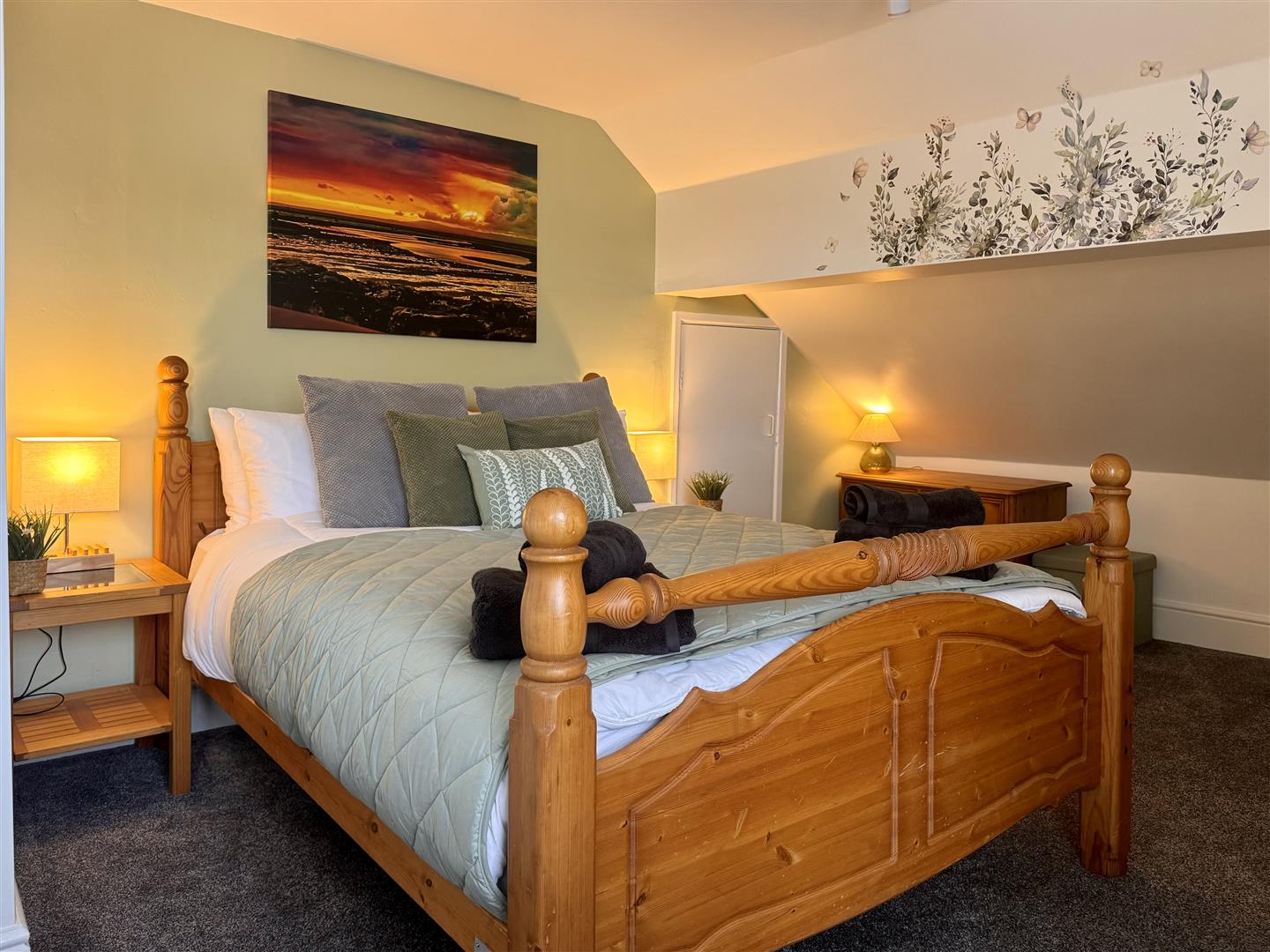 Eden Loft (Flat 3) 117 Balmoral Road, Heysham LA3 1HJ